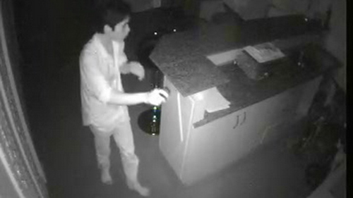 Lại xuất hiện clip trộm đột nhập vào nhà - 1