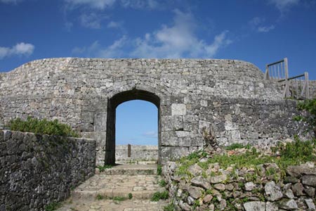 Thăm 5 lâu đài cổ kính ở Okinawa - 4