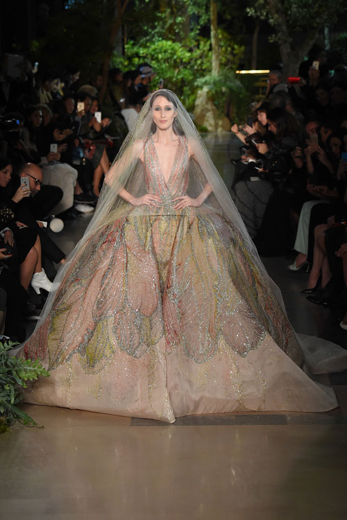 Mê đắm bước vào “thế giới đường cong” của Elie Saab - 3
