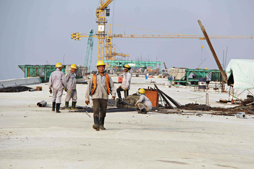 200 người xin ăn Tết công trường để làm cầu cho dân - 1