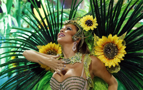 Choáng ngợp trước vẻ lộng lẫy của vũ công Brazil - 8