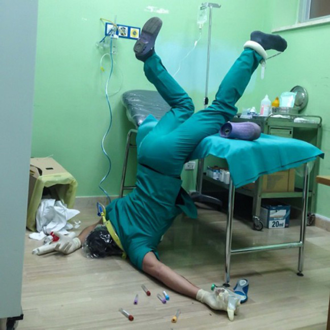 Trích đoạn “bộ phim“: Những cú ngã thế kỷ - 10