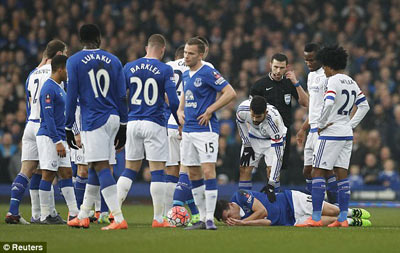 Chi tiết Everton - Chelsea: 3 phút 2 thẻ đỏ (KT) - 5