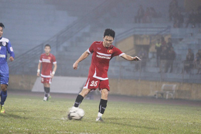 ĐT Việt Nam - Than QN: Ngày của Công Vinh - 3