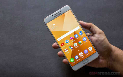 Đánh giá Samsung Galaxy C9 Pro: Cho ai mê màn hình lớn, pin “khủng” - 1