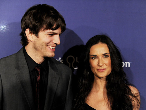 Ashton Kutcher không bị “sét đánh” bởi Demi Moore - 1