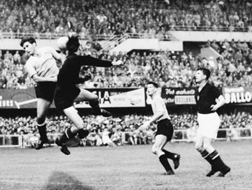 World cup 1954: Nỗi buồn Hungary (Những hình ảnh ấn tượng nhất tại những kỳ World Cup – P5) - 3
