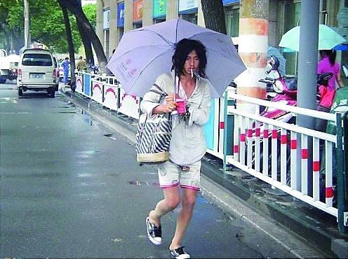 Gã ăn mày sành điệu đã 'lên đời' - 2