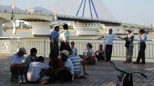 Toàn cảnh nắng nóng cả nước, Tin tức trong ngày, nắng nóng, bệnh mùa hè, trẻ nhỏ, hồ bơi, người già, bệnh viện