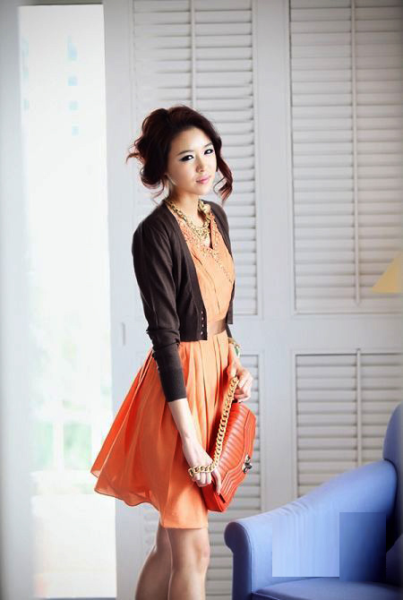 Thời trang công sở: Duyên dáng váy liền, Thời trang công sở, Thời trang, THỜI TRANG CÔNG SỞ, VÁY LIỀN THÂN, VÁY ĐẦM, THẮT LƯNG, TÚI XÁCH, GIẦY CAO GÓT