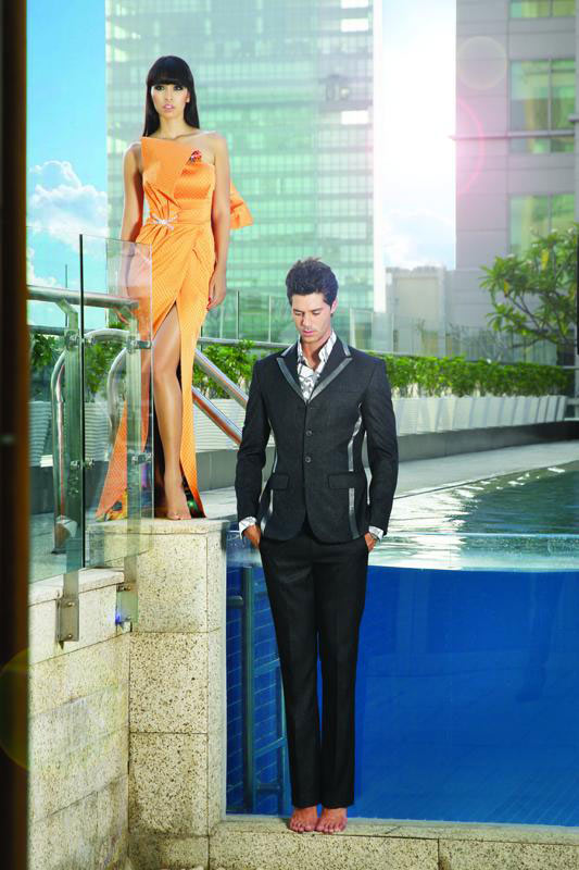 Thời trang dạ tiệc: Hà Anh mặc đẹp cùng mẫu Tây, Thời trang, hà anh, tiến lợi, thời trang dạ tiệc, thời trang nam, thời trang nữ, váy đầm, áo sơ mi, vest, nhà thiết kế, thiết kế, hè 2010