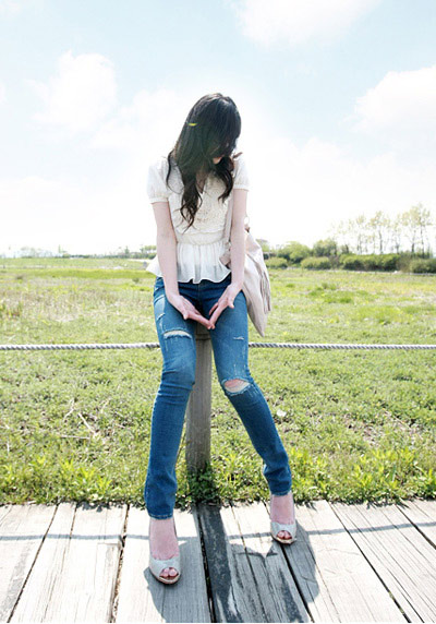 Tư vấn thời trang: Mặc jean... rách đến công sở, nên chăng?, Thời trang, jean, jean rách, jean mài, jean loang, jean công sở