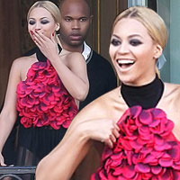 Beyonce khoe dáng trên ban công