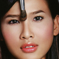 Phối màu sáng tối cho mũi cao lên
