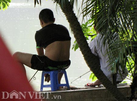 Trắng trợn trộm thức ăn của cụ Rùa - 4