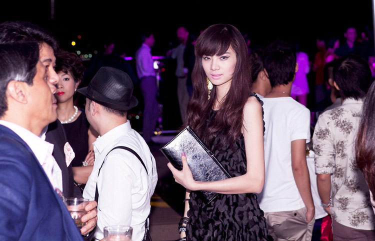 Ngọc Thạch không sexy vẫn nổi bật!, Thời trang, ngoc thach, nguoi mau, sieu mau, ngoc oanh, thoi trang, mac dep, sao mac dep, vay ngan
