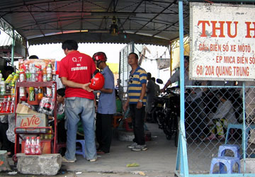 Chơi biển số đẹp: Tiền mất, tật mang - 1