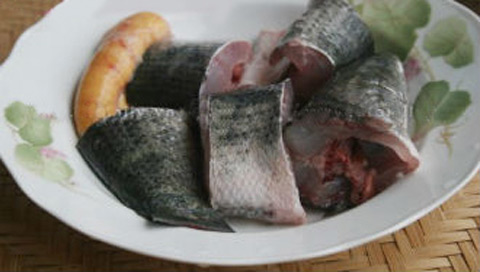 Cá kho chuối xanh - món ngon dân dã - 2