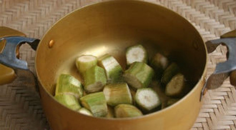 Cá kho chuối xanh - món ngon dân dã - 6