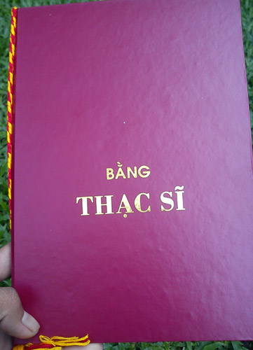 Trớ trêu: Bằng thạc sĩ giá 18 triệu đồng - 2