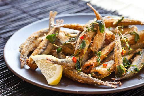 Giòn rụm cá bống chiên tỏi ớt - 8