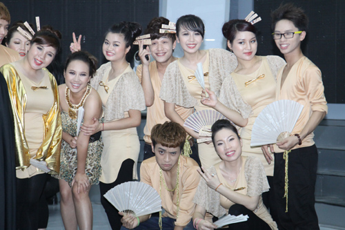Chồng Mỹ Lệ đến cổ vũ cho vợ, Ca nhạc - MTV, My Le, Hop ca tranh tai 2012, hợp ca tranh tài, hop ca tranh tai, Phan Dinh Tung, Khanh Linh, Duc Tuan, Nguyen Khang, Ca si, Doi hop ca