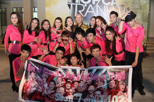 Chồng Mỹ Lệ đến cổ vũ cho vợ, Ca nhạc - MTV, My Le, Hop ca tranh tai 2012, hợp ca tranh tài, hop ca tranh tai, Phan Dinh Tung, Khanh Linh, Duc Tuan, Nguyen Khang, Ca si, Doi hop ca
