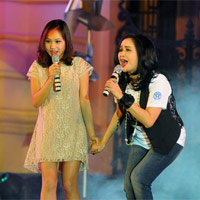 Mẹ con Thanh Lam tham gia Giờ Trái đất