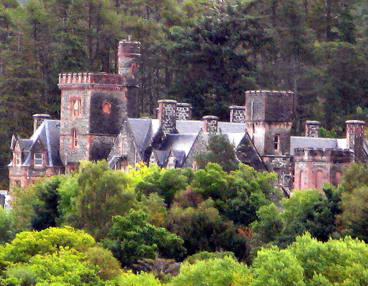 Plockton như một bức tranh tuyệt đẹp bên bờ hồ Loch Carron, Scotland.