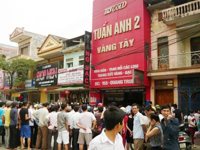 Cướp tiệm vàng bằng súng: Tin mới về nạn nhân, An ninh Xã hội, cuop tiem vang, tang vat cuop tiem vang, 30 luong vang, xa sung cuop tiem vang, tiem vang thu thanh, vu an, an mang, trong an, cuop vang, vang, bao, bao cong an, bao an ninh