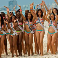 Tin vịt: Thí sinh quên mặc bikini