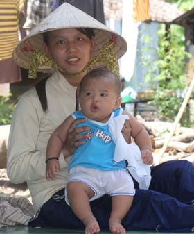 Vợ kiện chồng "giao cấu với trẻ em" - 1