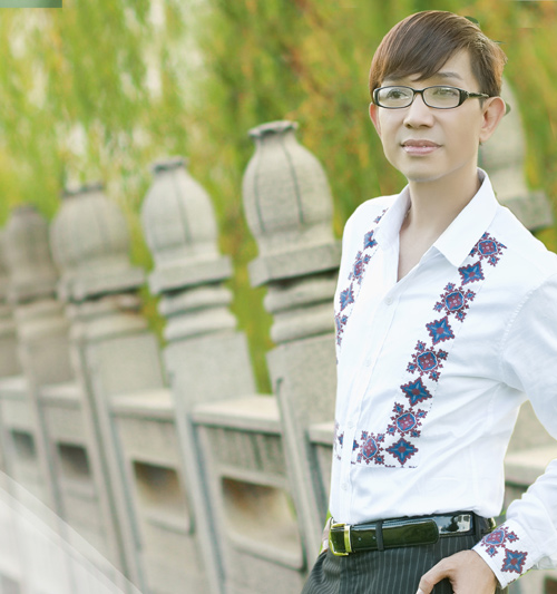 Long Nhật buồn vì bị bầu sô xù cát-sê, Ca nhạc - MTV, Long nhat, ca si long nhat, Dong tinh, xu cat se, rat hue, anh con yeu em, chuyen pha di vang, duong xua le bong, tham hoa am nhac, Nu cuoi long nhat, sao viet, ngoi sao ca nhac, ca nhac