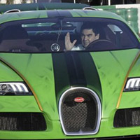 Tổng thống Turkmenistan lái siêu xe Bugatti