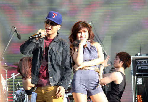 Trực tuyến Đại nhạc hội SoundFest, Ca nhạc - MTV, Big Bang, Big Bang den Viet Nam, dai nhac hoi SoundFest, Buc Tuong, Tien Dat, ca si, tin tuc