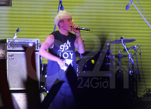 Big Bang nghẹt thở trong vòng vây fan Việt, Ca nhạc - MTV, Big Bang, Big Bang den Viet Nam, SoudFest, dai nhac hoi, sao ngoai, ca si, tin tuc