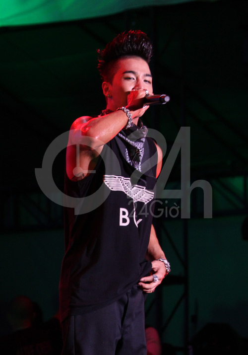 Big Bang nghẹt thở trong vòng vây fan Việt, Ca nhạc - MTV, Big Bang, Big Bang den Viet Nam, SoudFest, dai nhac hoi, sao ngoai, ca si, tin tuc