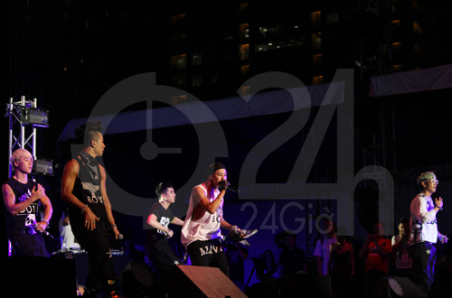 Big Bang nghẹt thở trong vòng vây fan Việt, Ca nhạc - MTV, Big Bang, Big Bang den Viet Nam, SoudFest, dai nhac hoi, sao ngoai, ca si, tin tuc