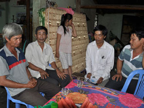 Hại đời bé gái: Chồng đồi bại, vợ ác man - 1