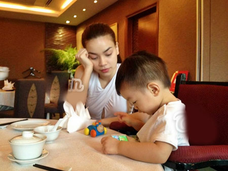 Cường đô la khoe ảnh cận mặt vợ con - 1