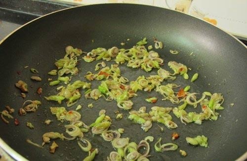 Hến xào sả ớt cà ri ngon tuyệt - 2