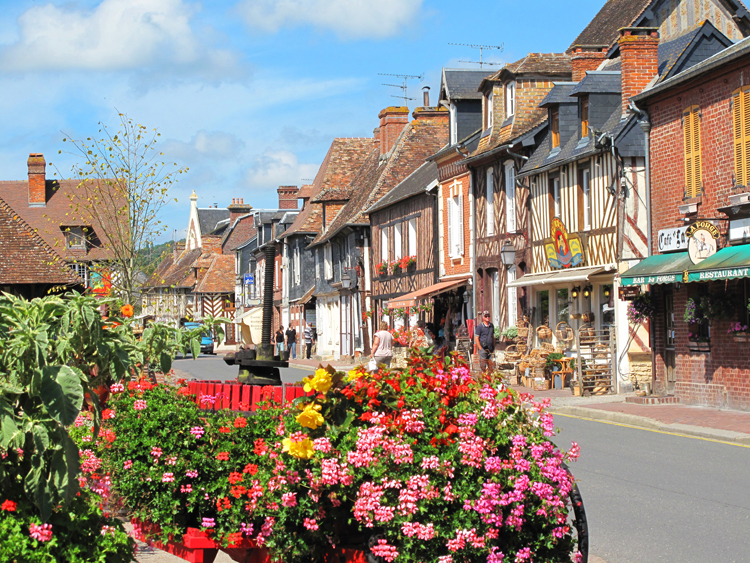 Beuvron-en-Auge là một trong những ngôi làng xinh đẹp nhất vùng Normandy, nước Pháp.