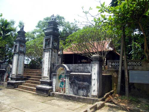 Rắn hổ chúa quấn nhau chết gần đền thiêng, Tin tức trong ngày, ran ho chua, ran chua, linh thieng, me tin, ran than, phoi nang, nau cao ran, bao, tin tuc, tin hot, tin hay