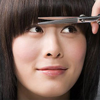 Video làm đẹp: Tự cắt tóc mái thời trang