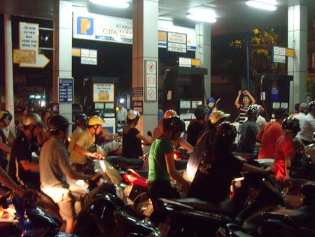 “DN xăng dầu đang được độc quyền kép”, Tin tức trong ngày, tang gia xang, xang, gia xang, tang luong, ts nguyen minh phong, doanh nghiep xang dau, bao, tin tuc, tin hot, tin hay