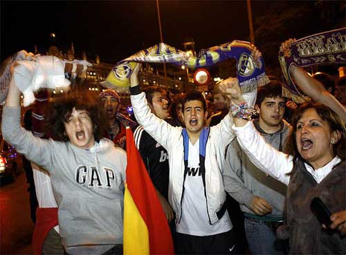 Fan Barca – Real: “Cuộc chiến” vẫn nóng, Bóng đá, barca - real, sieu kinh dien, el clasico, barca, real, mouinho, ronaldo, guardiola, messi, la liga, bong da tay ban nha, lich thi dau bong da tay ban nha, bong da, bong da 24h, ket qua bong da, bao bong da