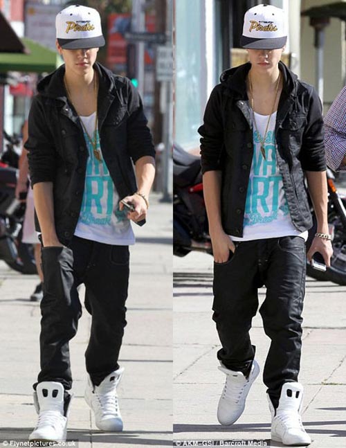 Justin Bieber chán ‘xế khủng’ đi xe rẻ tiền - 3