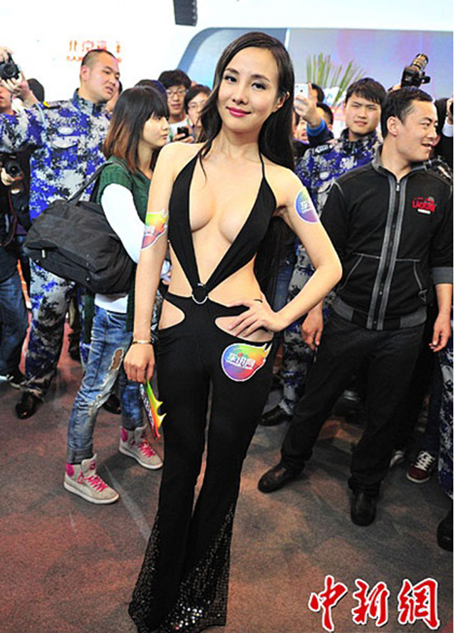 Mẹ con Gan Lulu từng gây sốc với clip trong phòng tắm, những bức ảnh nude có một không hai,