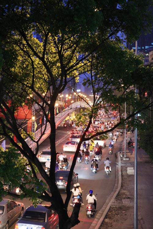 Chùm ảnh: Cầu lắp ghép trước giờ thông xe, Tin tức trong ngày, cau vuot tam, cau lap ghep, le khanh thanh, thong xe, ach tac giao thong, gio cao diem, tin nhanh, tin moi, tin tuc