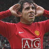 Carlos Tevez: Người hùng và kẻ phản bội